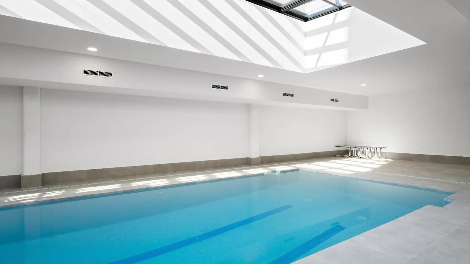 Apartment Urban Executive Suites San Sebastian de los Reyes Spain